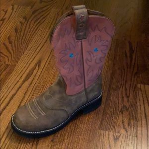 Ariat short all leather boot